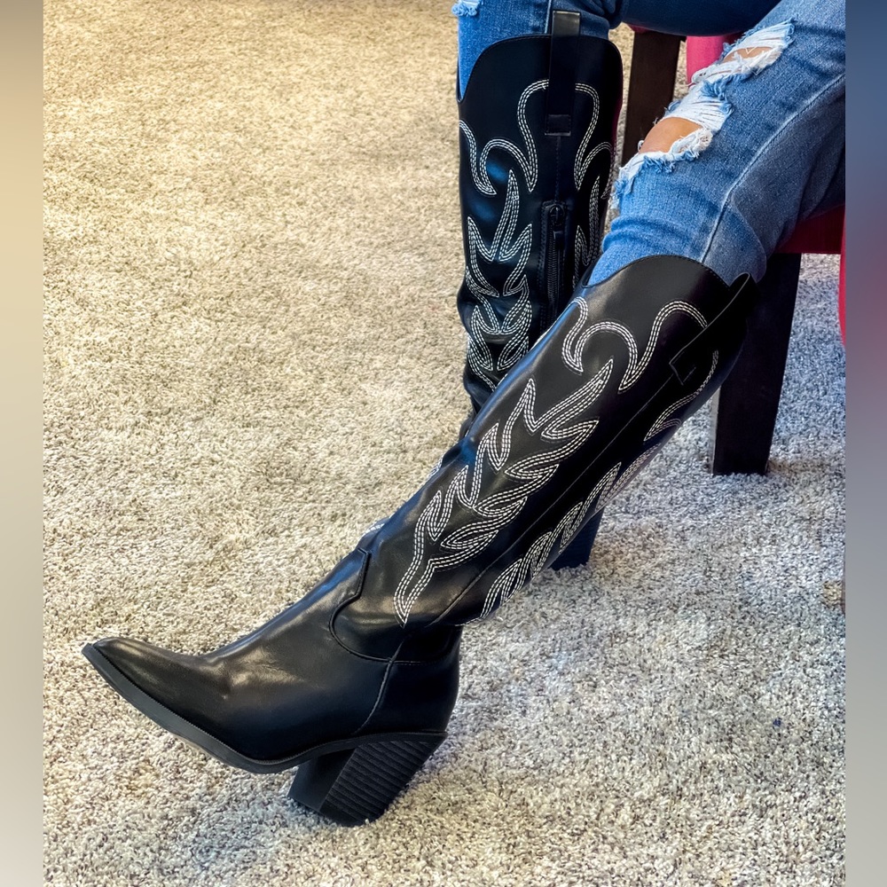 Black cowgirl boots